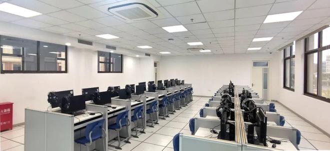 從“平板進課堂”到技能塑未來 數字教材落地與21世紀核心素養培育